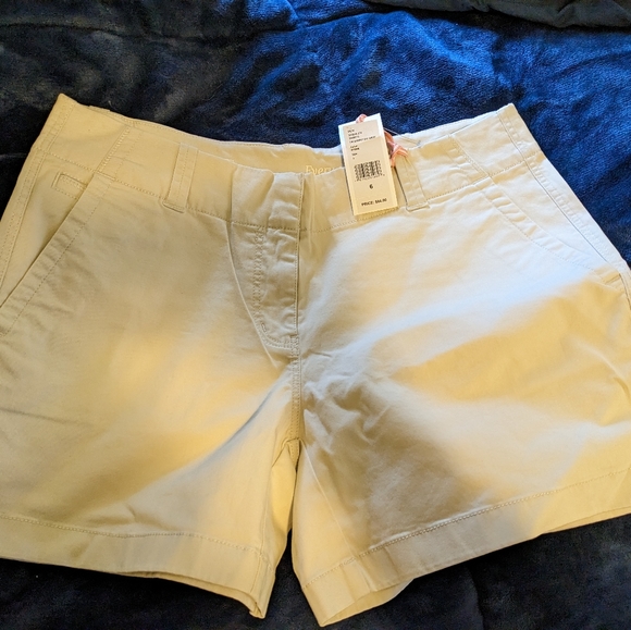 NWT Vineyard Vines Stone Every Day Shorts 5" Inseam - Picture 3 of 4